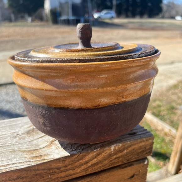 Earthenware Ceramic Dark and Golden Brown Bowl with Lid Hand thrown Clay Decor - Picture 10 of 16